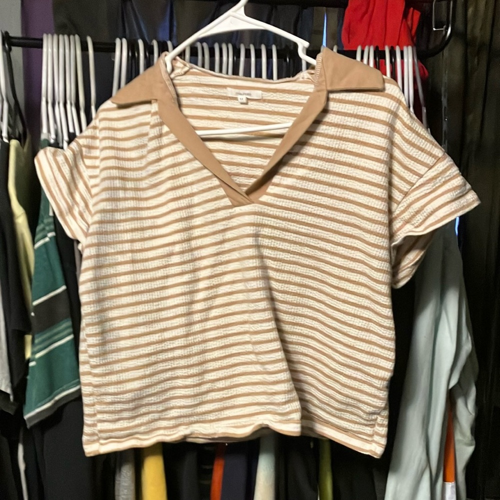 Maurices Cream and Tan Crop T-Shirt with Sailor Collar
